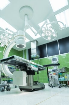 Sistema di filtraggio e ossigenazione dell'aria per cliniche, ospedali, ambulatori e sale operatorie 